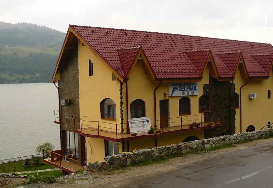 Caiac și bicicletă la Cabana Delfinul