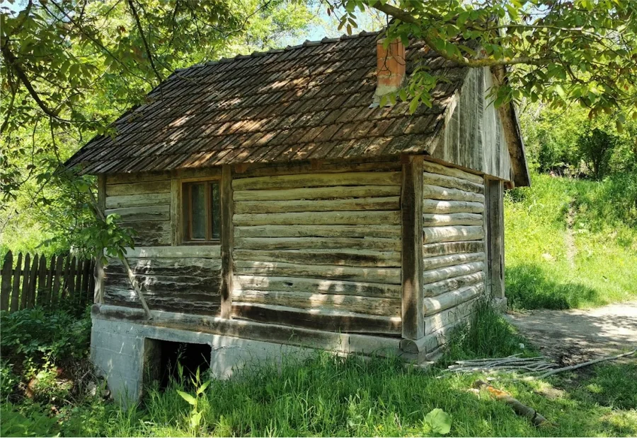 Moară de apă tradițională din zona Gornea și Sichevița