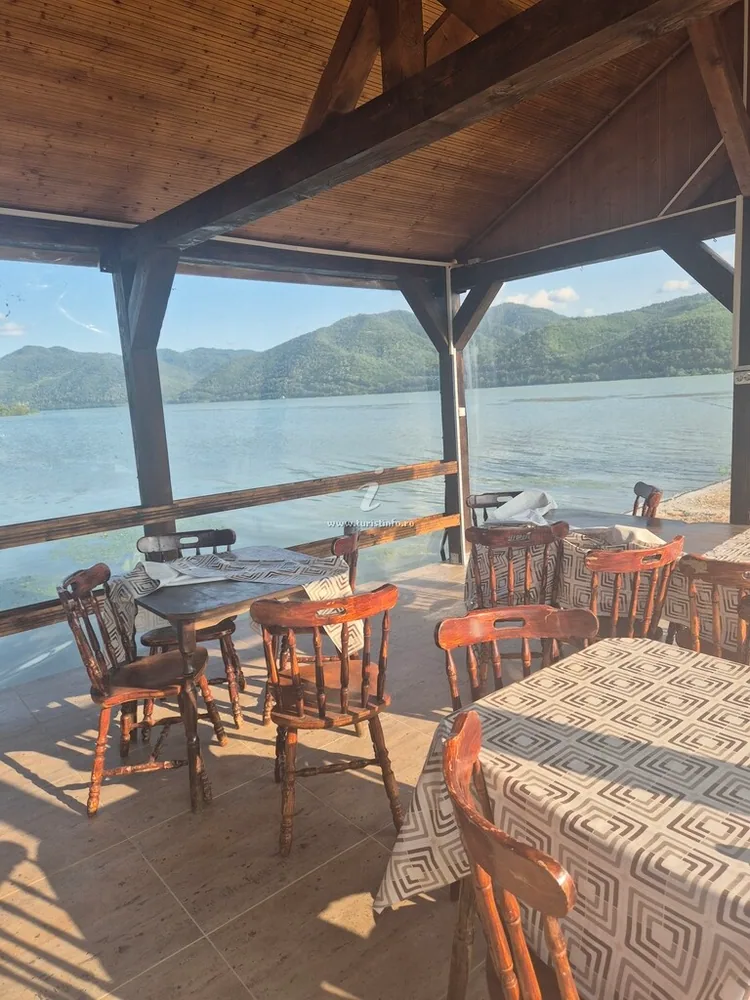 Fotografie de la Pensiunea Casa Ayan, Berzasca