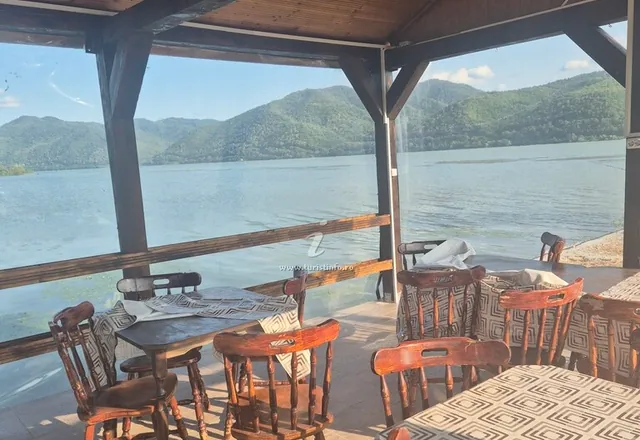 Fotografie de la Pensiunea Casa Ayan, Berzasca