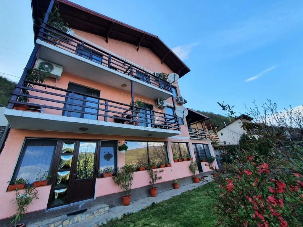 Fotografie de la Casa Darian, Dubova