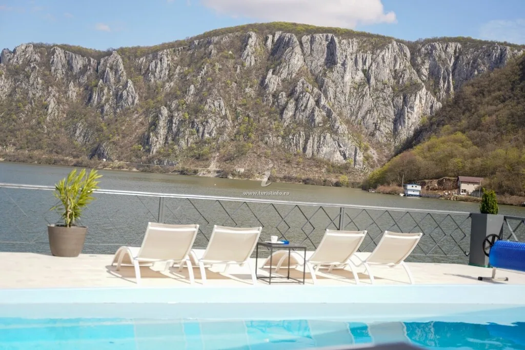 Fotografie de la Casa Edy, Dubova