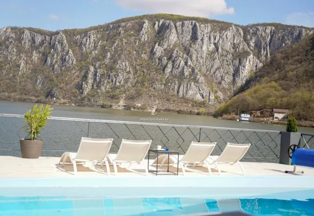 Fotografie de la Casa Edy, Dubova
