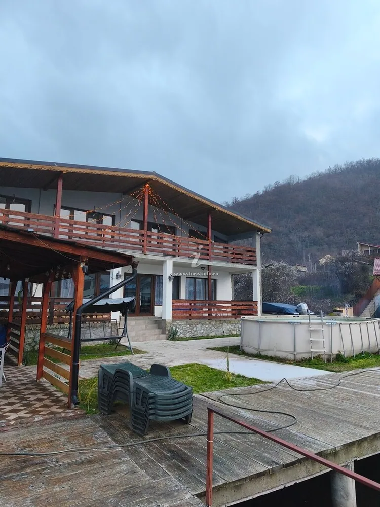 Fotografie de la Casa Smeu, Dubova