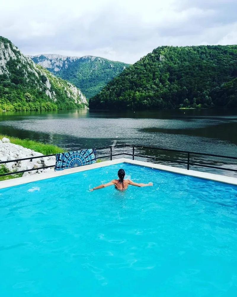 Fotografie de la Casa Cu Lei, Eșelnița
