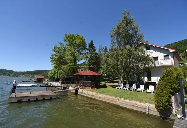 Fotografie de la Casa Megan, Eșelnița