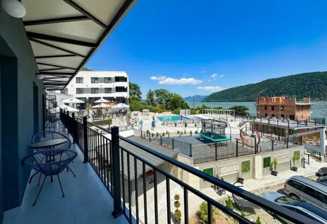 Fotografie de la Partizan Resort, Eșelnița
