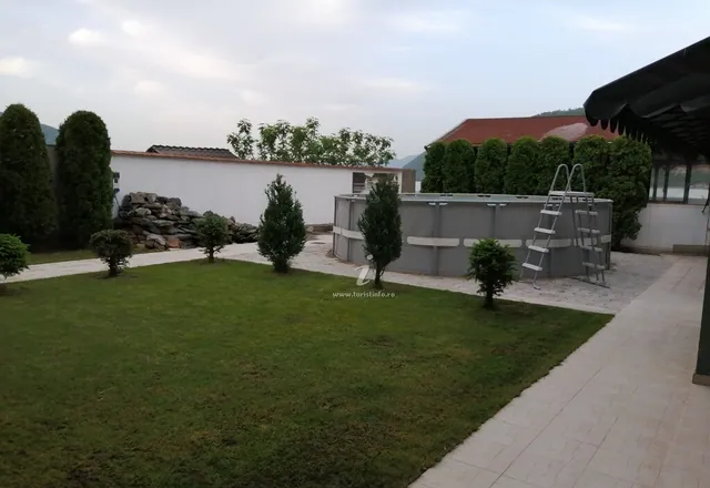 Fotografie de la Pensiunea Aprilie, Eșelnița