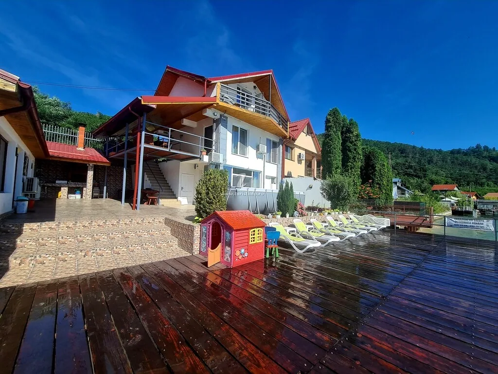 Fotografie de la Vila Cristiane, Eșelnița