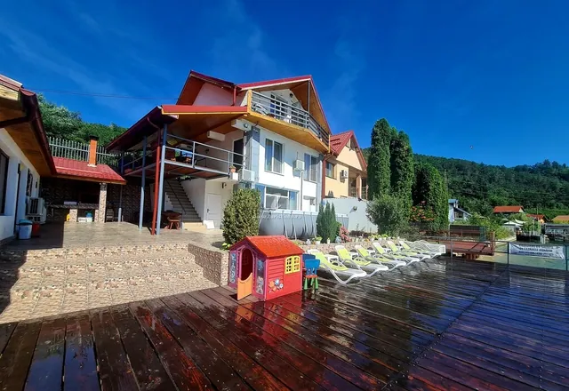 Fotografie de la Vila Cristiane, Eșelnița