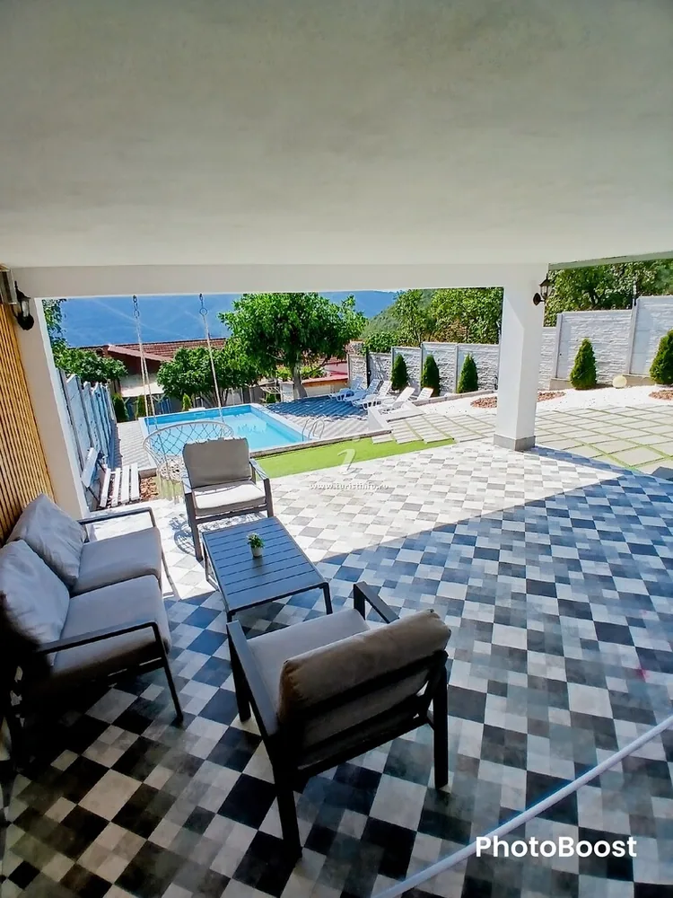 Fotografie de la Casa Iulian, Svinița
